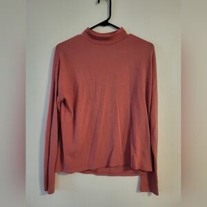 Low turtleneck top